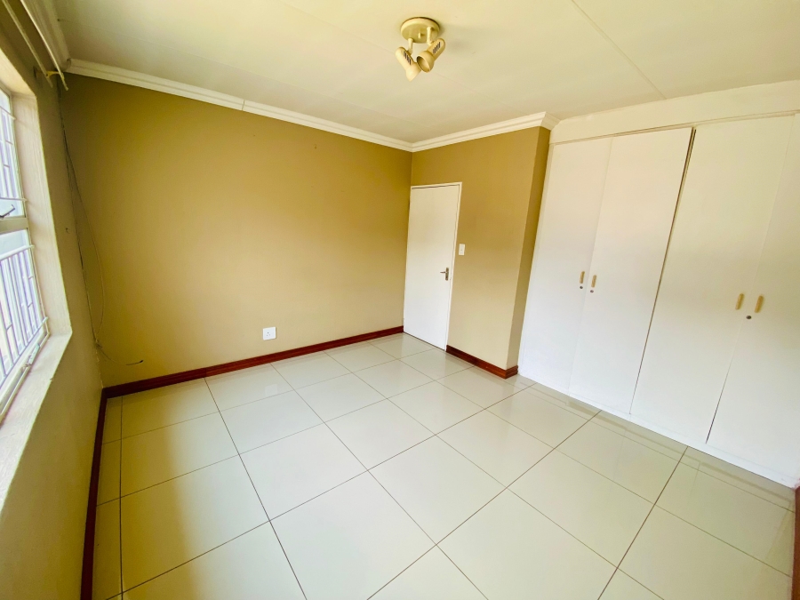 2 Bedroom Property for Sale in Vorna Valley Gauteng