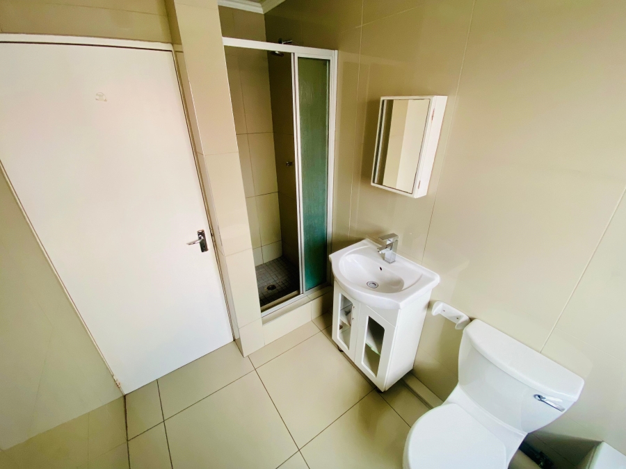 2 Bedroom Property for Sale in Vorna Valley Gauteng