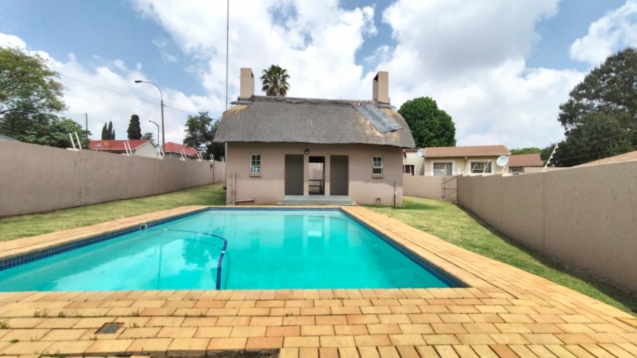3 Bedroom Property for Sale in Carenvale Gauteng