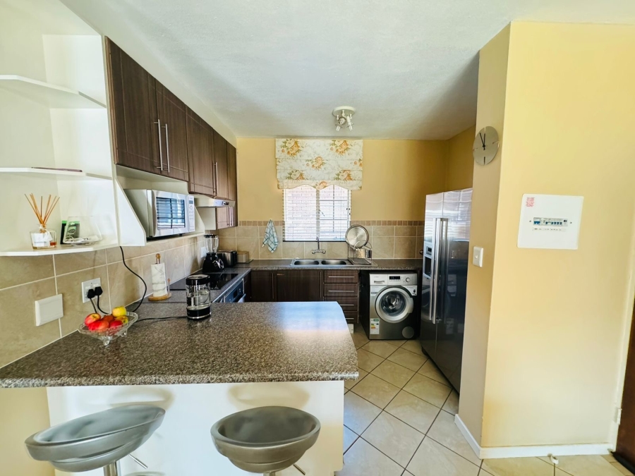 To Let 2 Bedroom Property for Rent in Mooikloof Ridge Gauteng