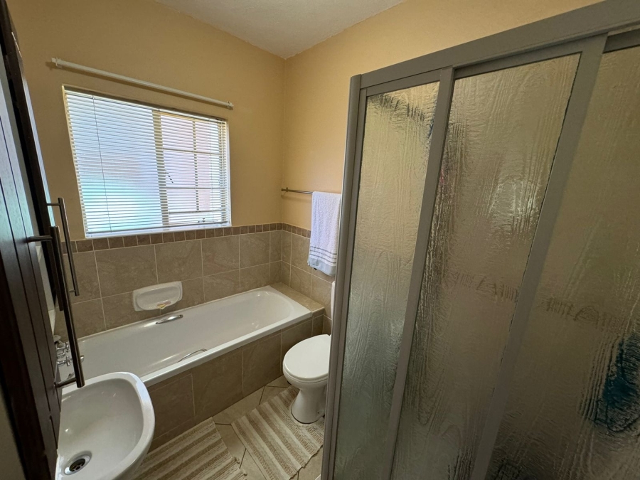 To Let 2 Bedroom Property for Rent in Mooikloof Ridge Gauteng
