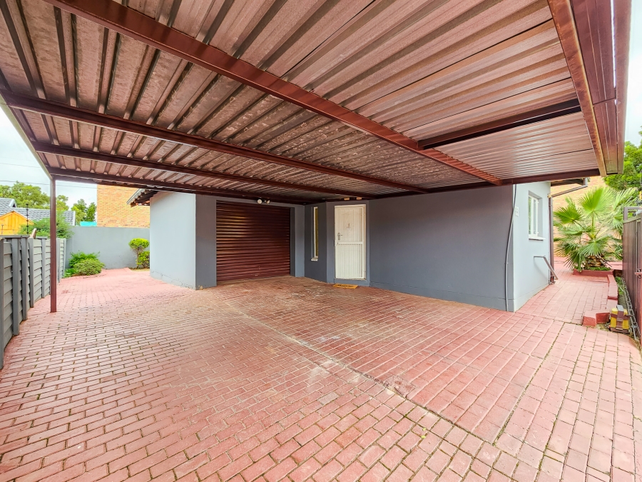 To Let 3 Bedroom Property for Rent in Garsfontein Gauteng
