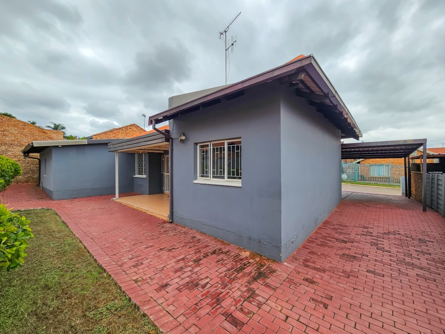 To Let 3 Bedroom Property for Rent in Garsfontein Gauteng