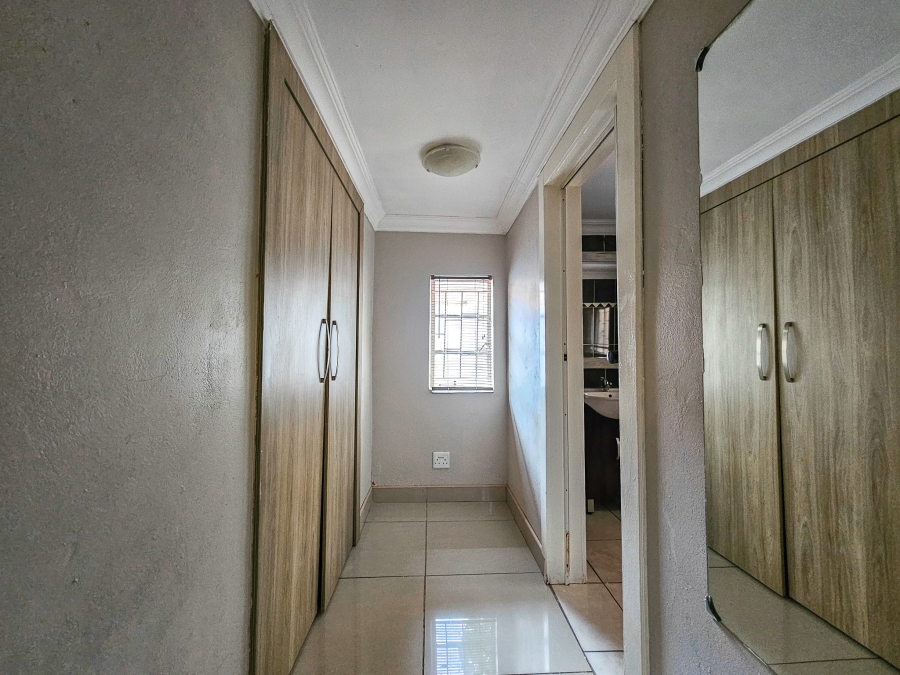 To Let 3 Bedroom Property for Rent in Garsfontein Gauteng