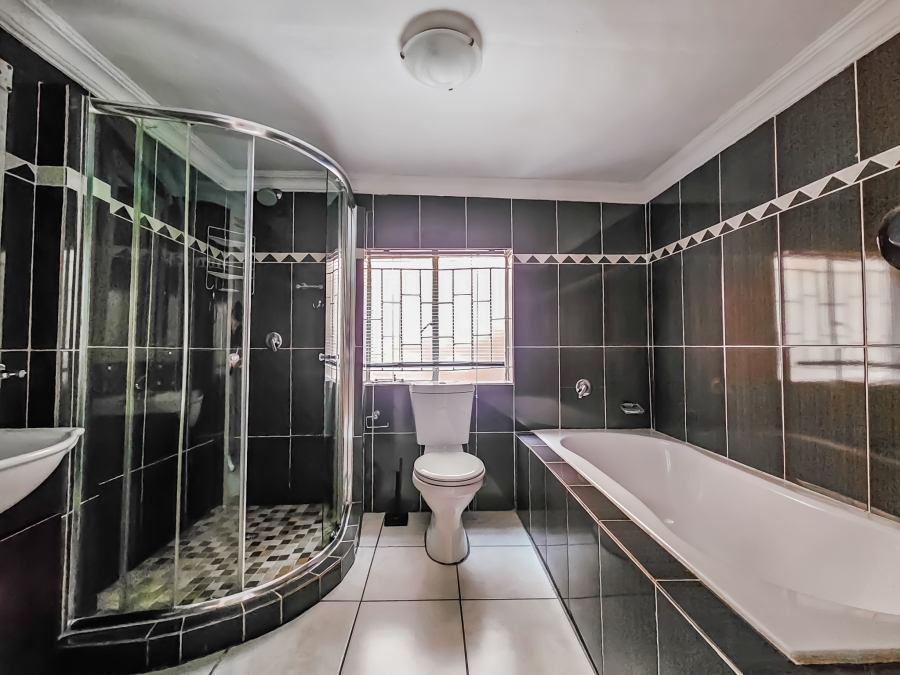 To Let 3 Bedroom Property for Rent in Garsfontein Gauteng