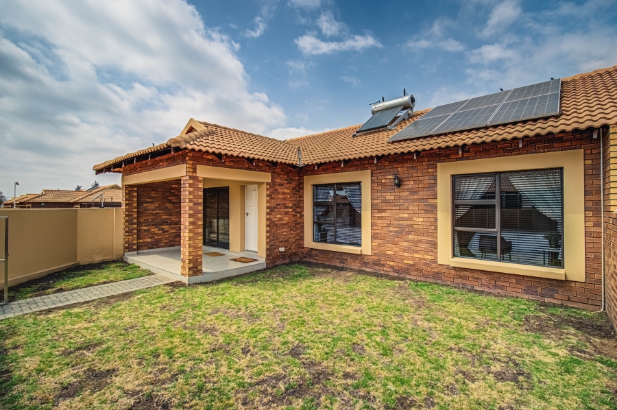3 Bedroom Property for Sale in Helderwyk Gauteng