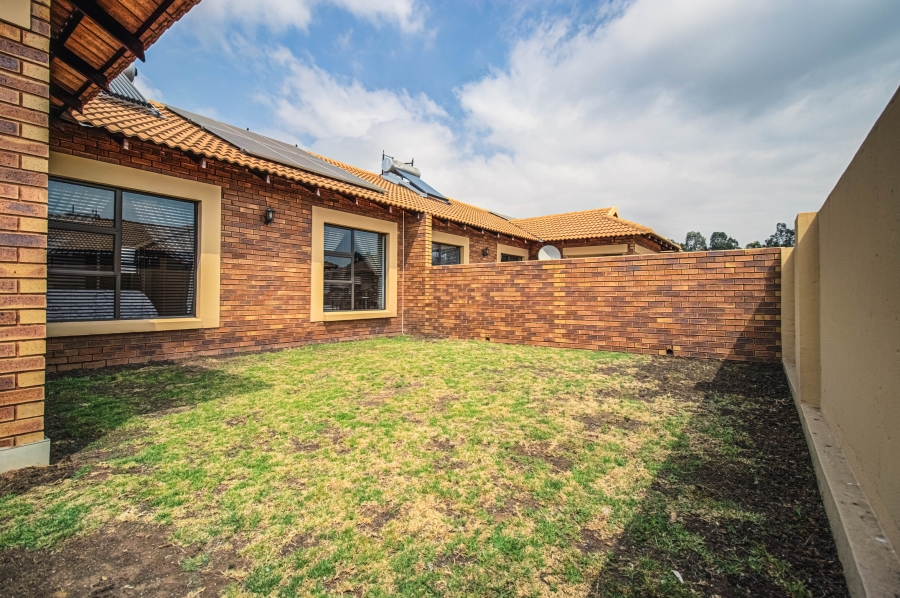 3 Bedroom Property for Sale in Helderwyk Gauteng