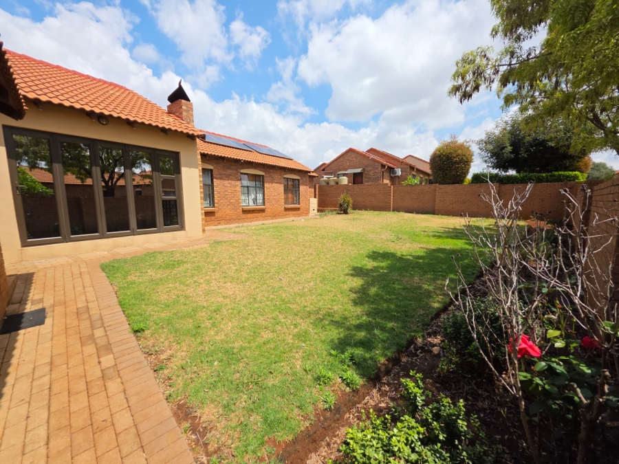 3 Bedroom Property for Sale in Monavoni Gauteng