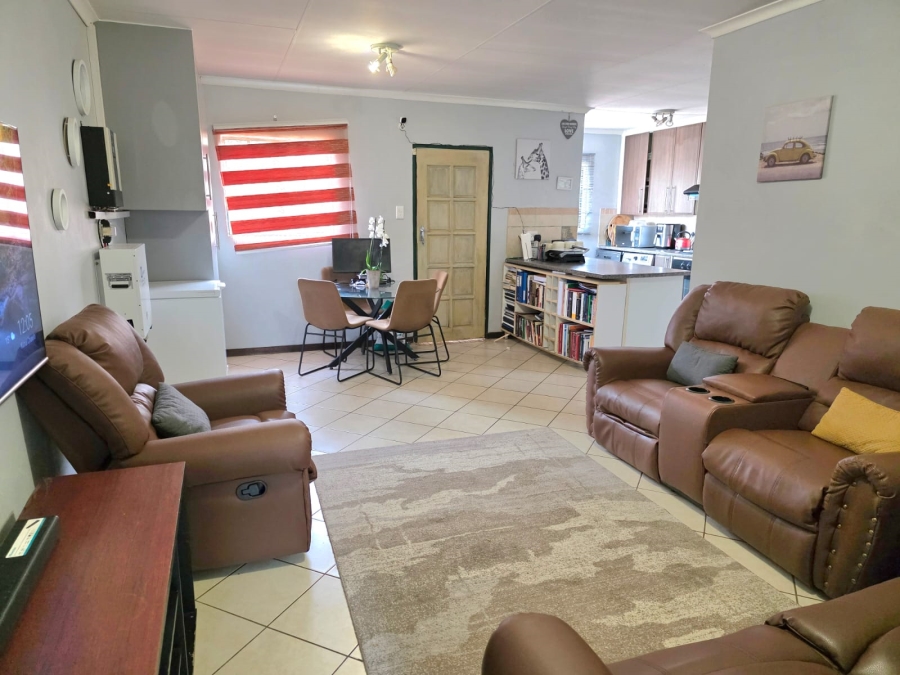 3 Bedroom Property for Sale in Monavoni Gauteng