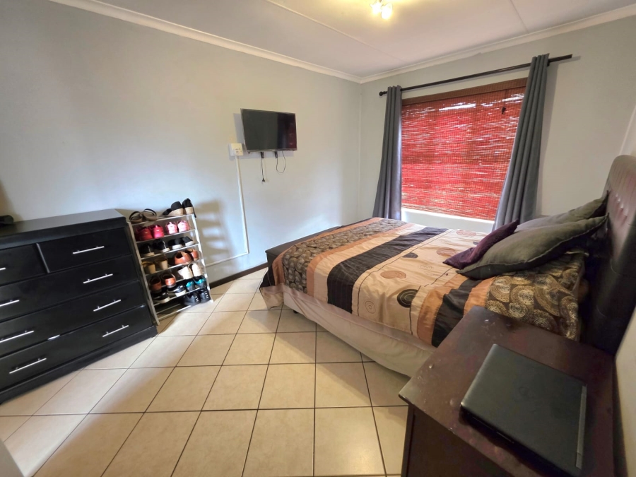 3 Bedroom Property for Sale in Monavoni Gauteng