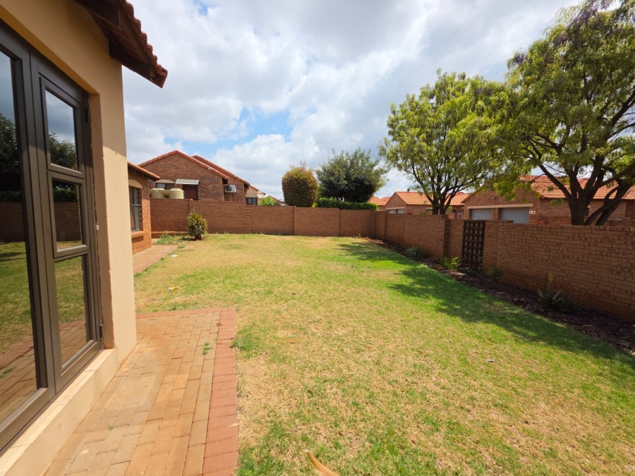 3 Bedroom Property for Sale in Monavoni Gauteng