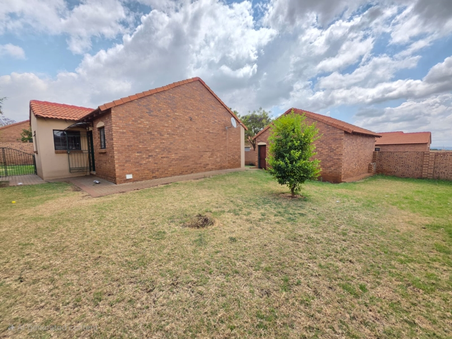 3 Bedroom Property for Sale in Monavoni Gauteng