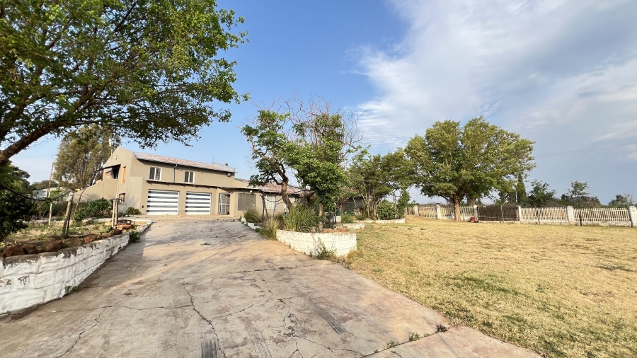 4 Bedroom Property for Sale in Westonaria Gauteng