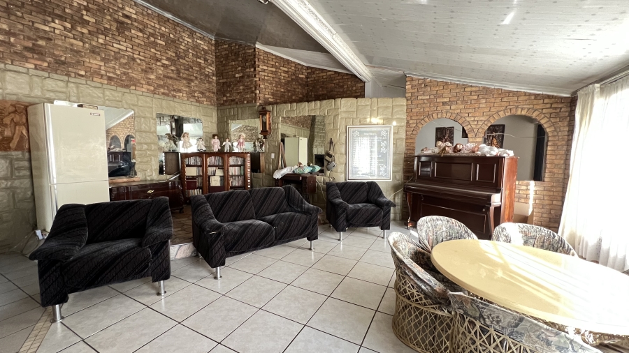 4 Bedroom Property for Sale in Westonaria Gauteng
