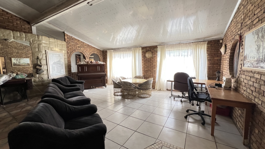 4 Bedroom Property for Sale in Westonaria Gauteng