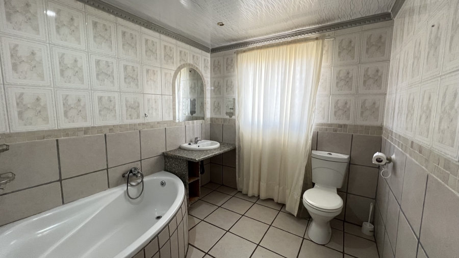 4 Bedroom Property for Sale in Westonaria Gauteng