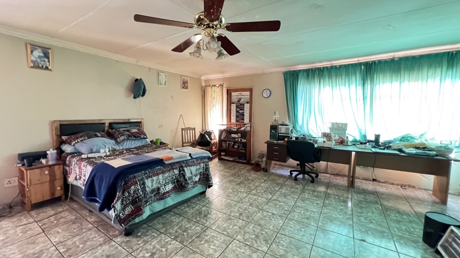 4 Bedroom Property for Sale in Westonaria Gauteng