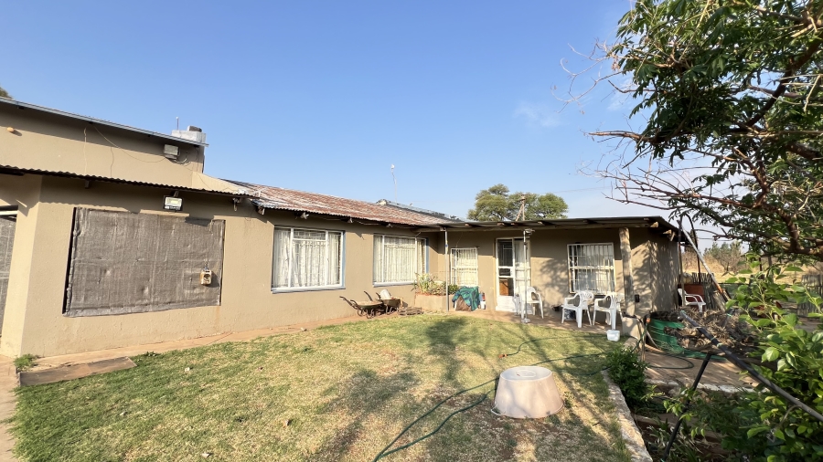 4 Bedroom Property for Sale in Westonaria Gauteng