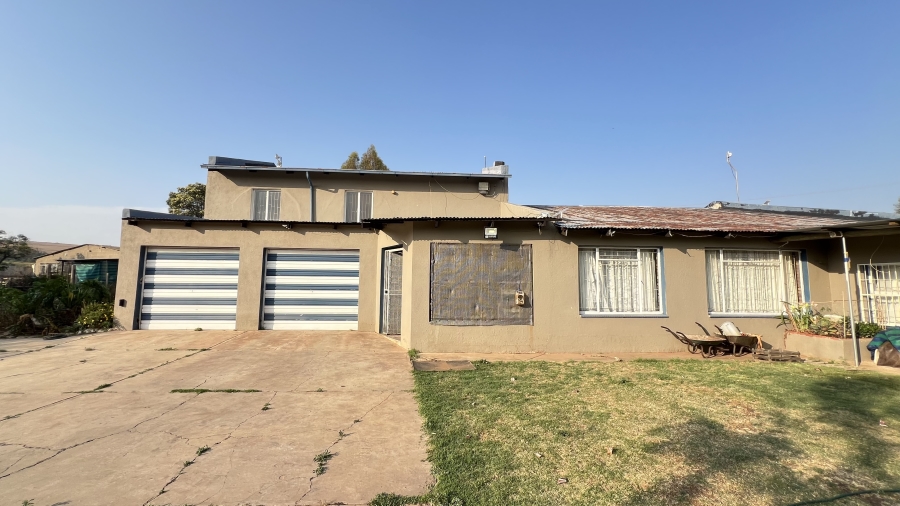 4 Bedroom Property for Sale in Westonaria Gauteng