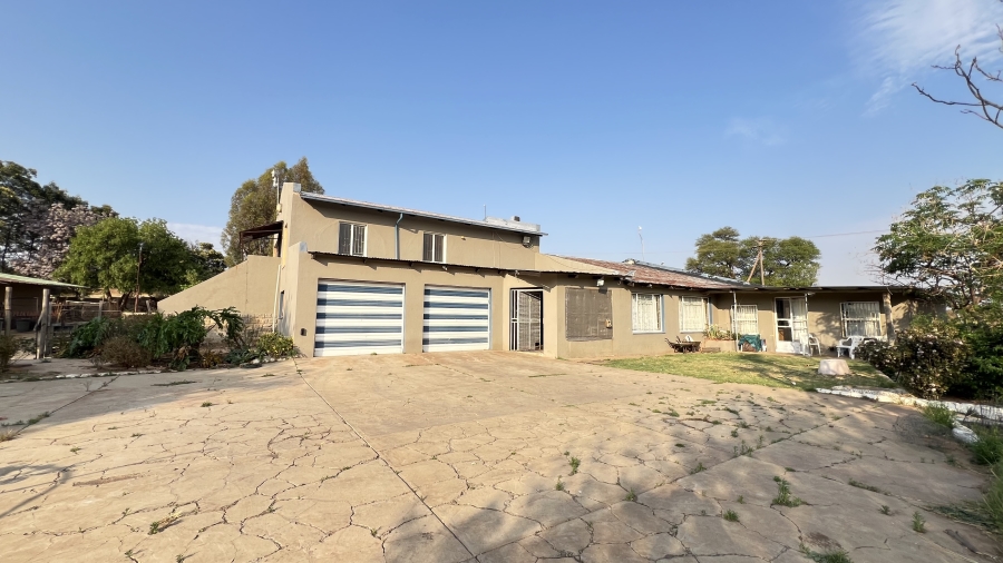 4 Bedroom Property for Sale in Westonaria Gauteng