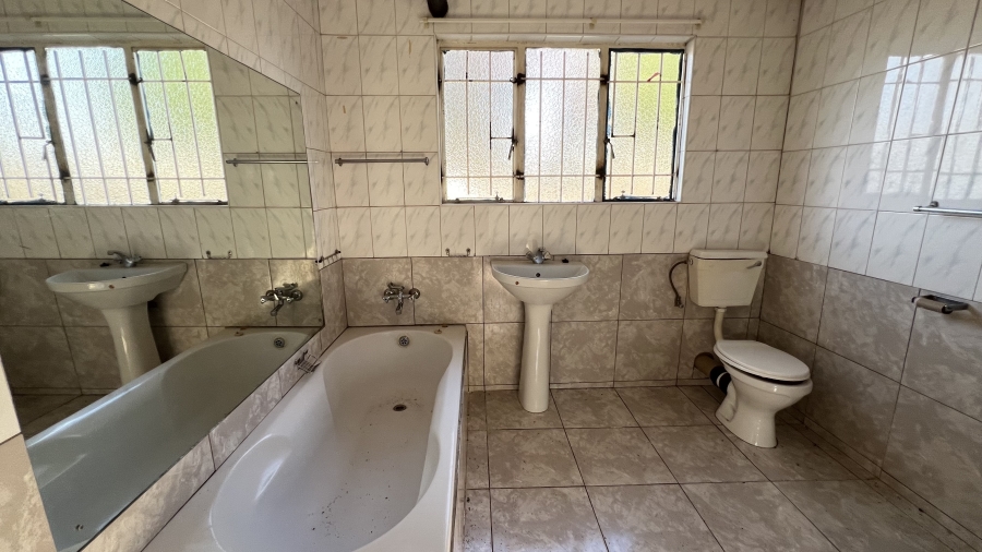 4 Bedroom Property for Sale in Westonaria Gauteng