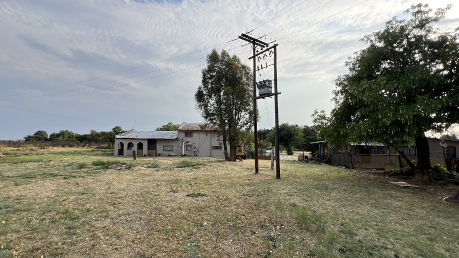 4 Bedroom Property for Sale in Westonaria Gauteng