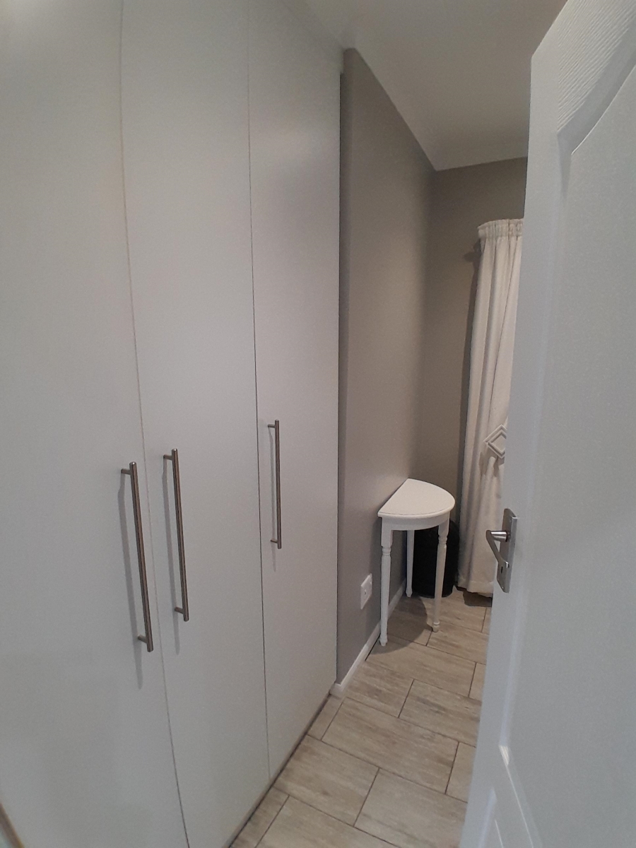 6 Bedroom Property for Sale in Discovery Gauteng