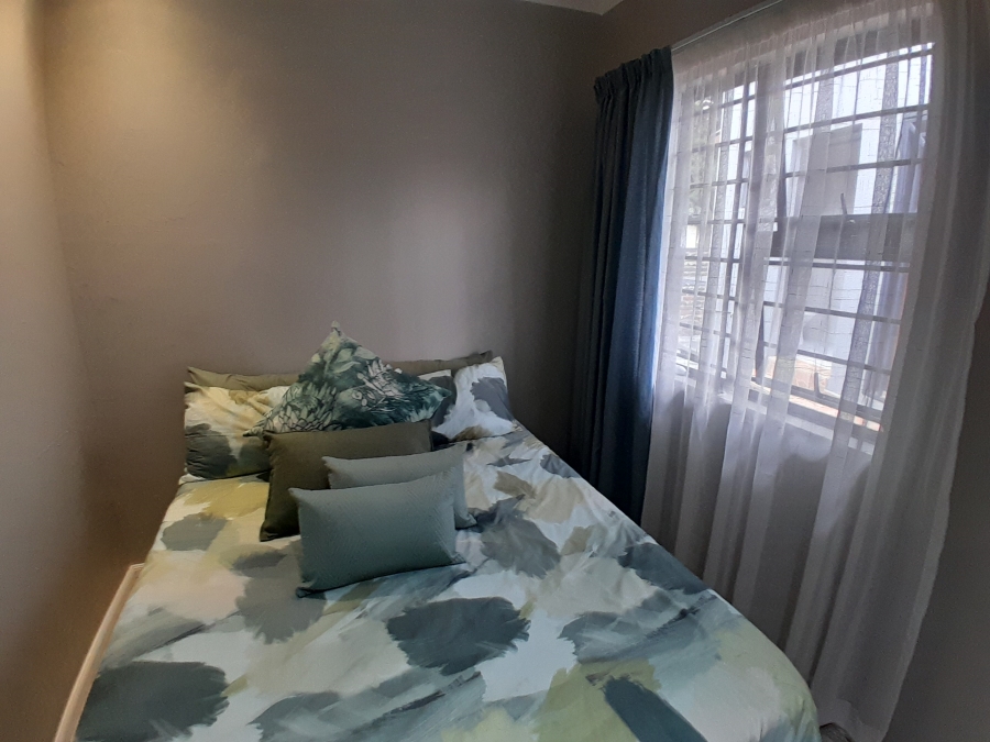 6 Bedroom Property for Sale in Discovery Gauteng