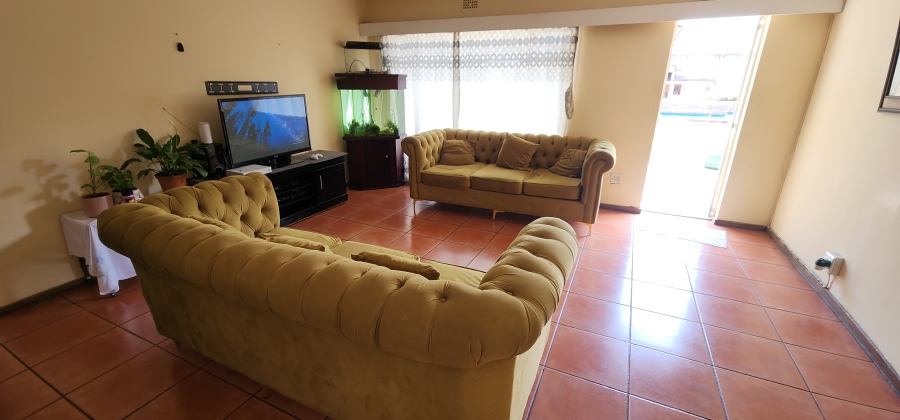 4 Bedroom Property for Sale in Brackendowns Gauteng