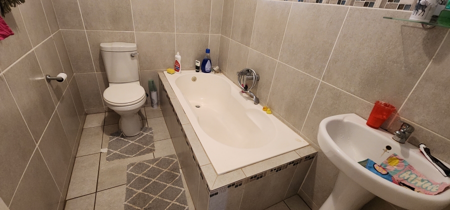 4 Bedroom Property for Sale in Brackendowns Gauteng