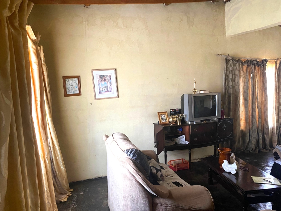 2 Bedroom Property for Sale in Moleleki Gauteng