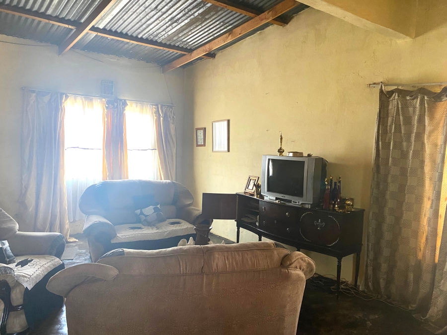 2 Bedroom Property for Sale in Moleleki Gauteng