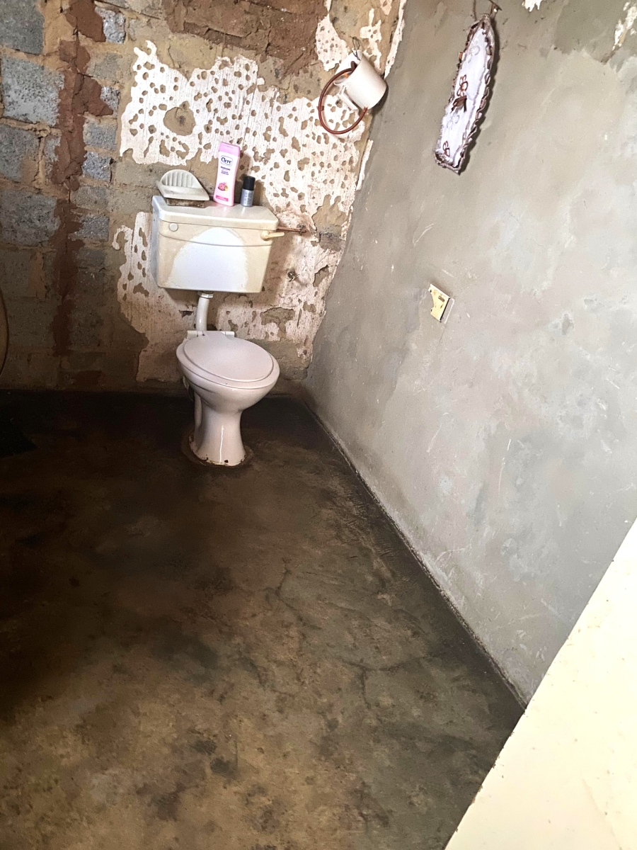 2 Bedroom Property for Sale in Moleleki Gauteng