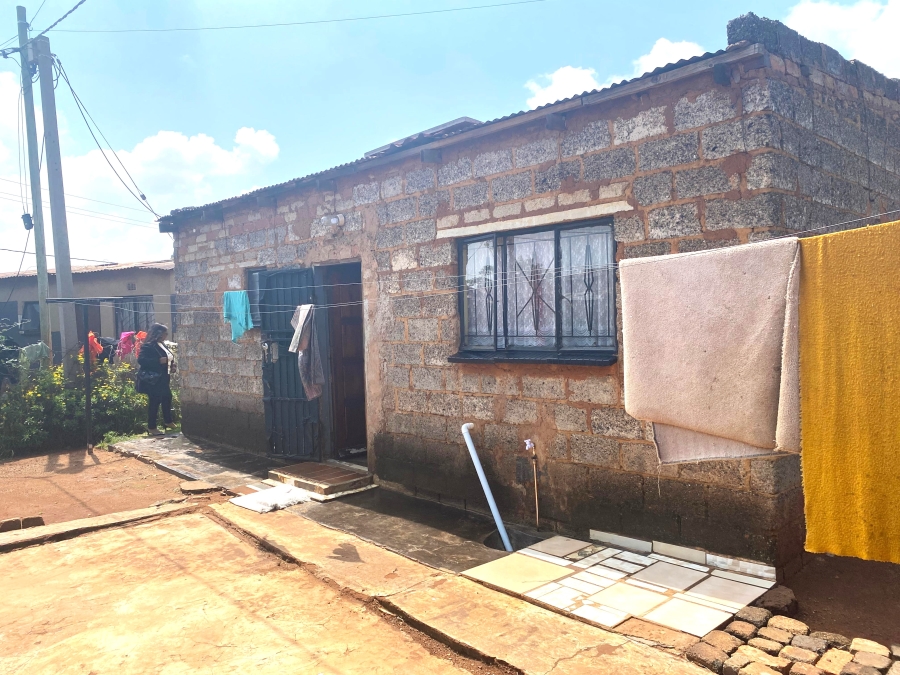 2 Bedroom Property for Sale in Moleleki Gauteng