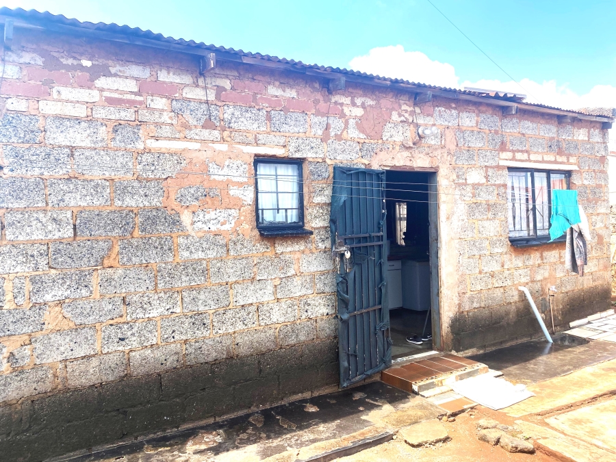 2 Bedroom Property for Sale in Moleleki Gauteng