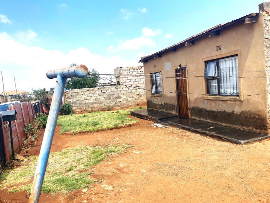 2 Bedroom Property for Sale in Moleleki Gauteng