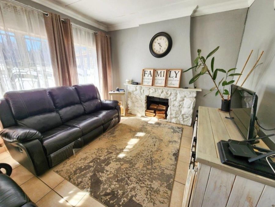 4 Bedroom Property for Sale in Greenhills Gauteng