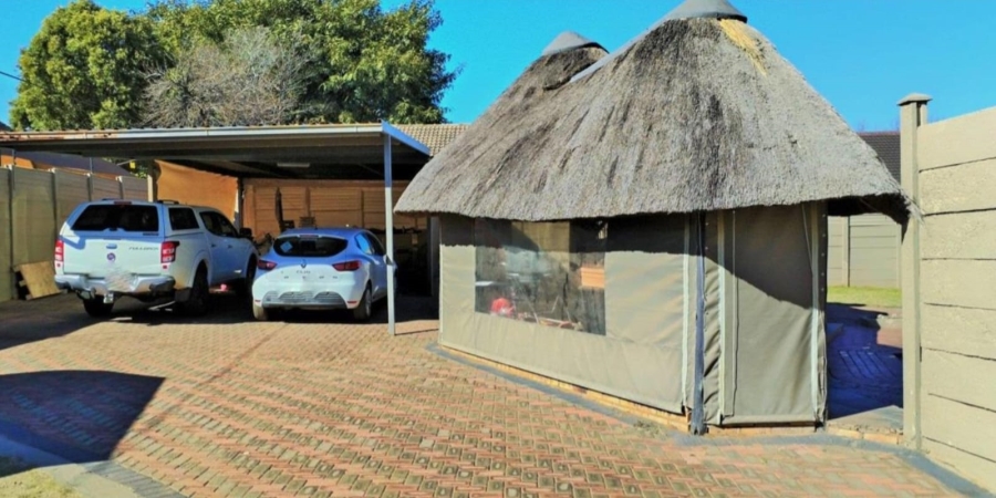 4 Bedroom Property for Sale in Greenhills Gauteng