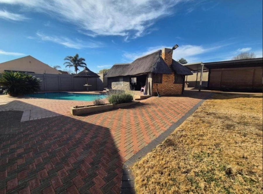 4 Bedroom Property for Sale in Greenhills Gauteng