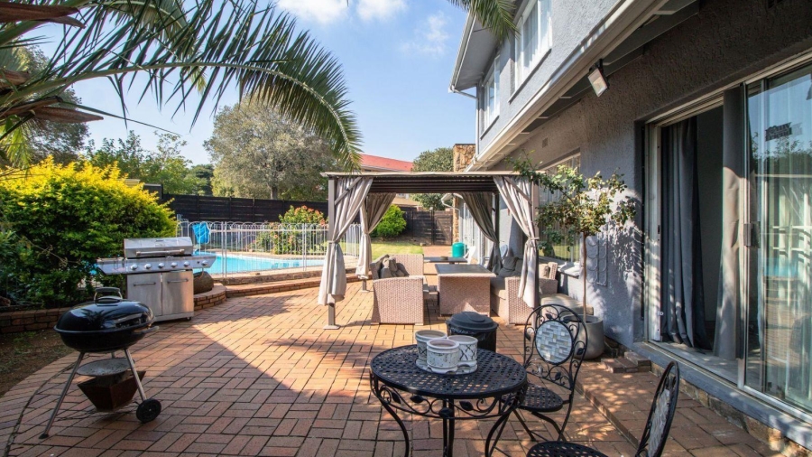 6 Bedroom Property for Sale in Dowerglen Gauteng