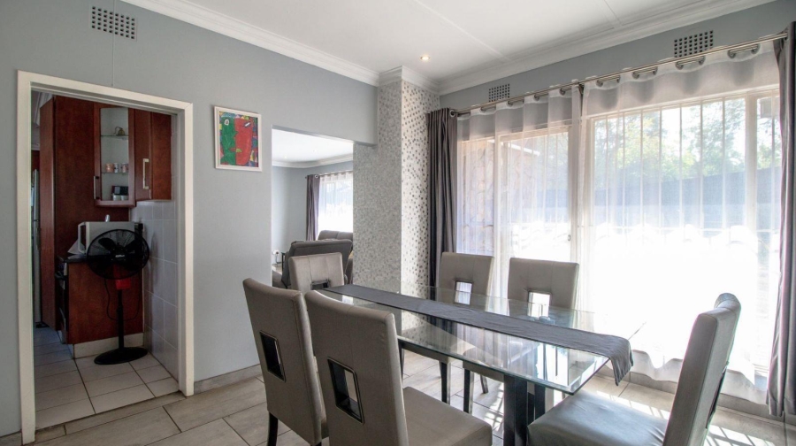 6 Bedroom Property for Sale in Dowerglen Gauteng