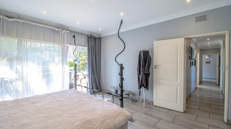 6 Bedroom Property for Sale in Dowerglen Gauteng