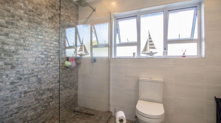 6 Bedroom Property for Sale in Dowerglen Gauteng