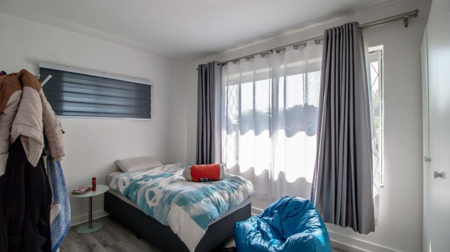 6 Bedroom Property for Sale in Dowerglen Gauteng