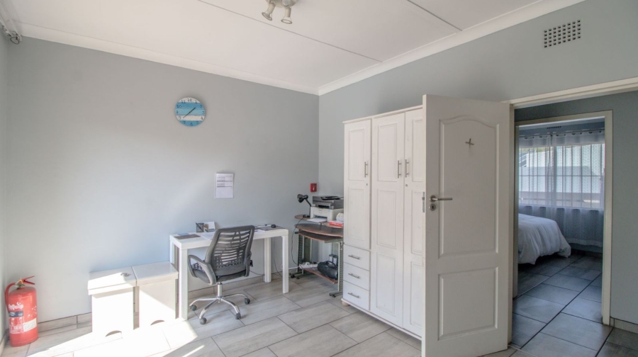 6 Bedroom Property for Sale in Dowerglen Gauteng
