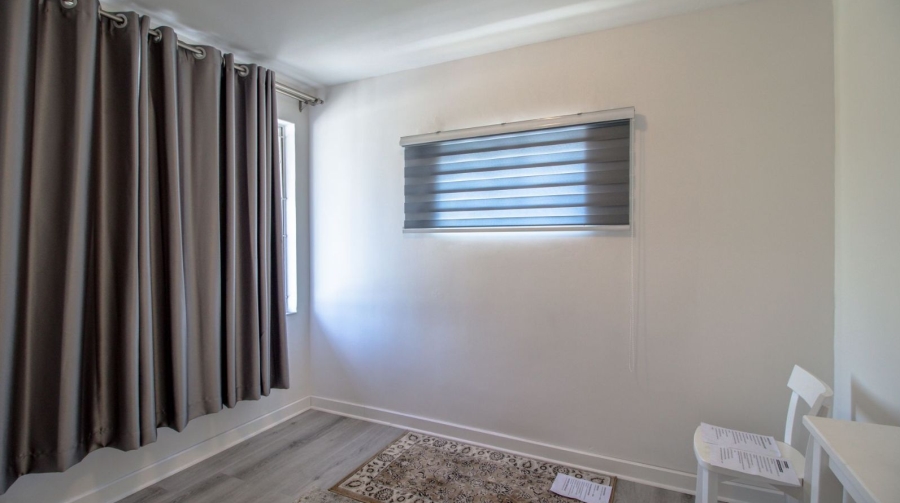 6 Bedroom Property for Sale in Dowerglen Gauteng