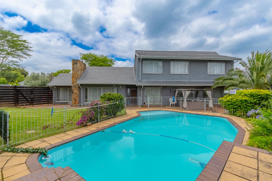 6 Bedroom Property for Sale in Dowerglen Gauteng