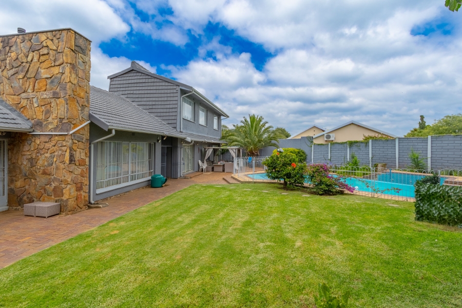 6 Bedroom Property for Sale in Dowerglen Gauteng