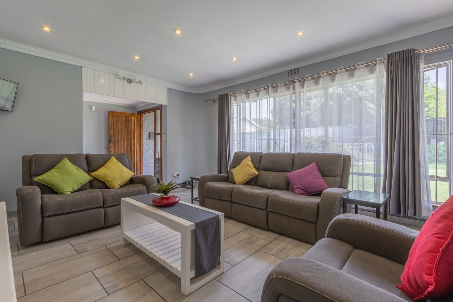 6 Bedroom Property for Sale in Dowerglen Gauteng