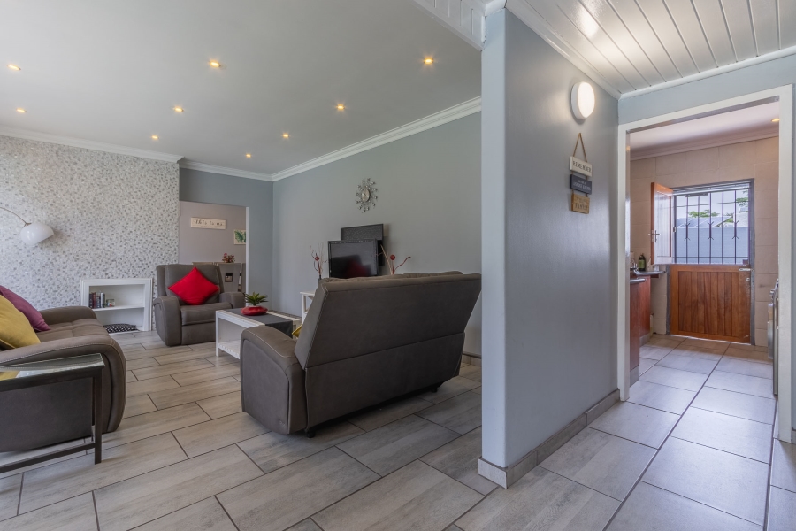 6 Bedroom Property for Sale in Dowerglen Gauteng